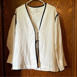 Connie’s Moonlight in Los Angeles white w/black trim top and matching jacket -M